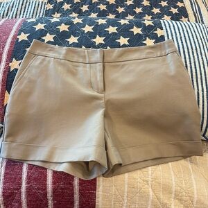 APT9 Size 6 Shorts Beige